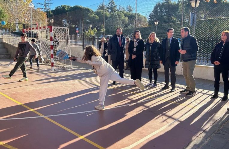 La Comunidad de Madrid firma un convenio con la Federación de Tenis para fomentar su práctica en los colegios públicos