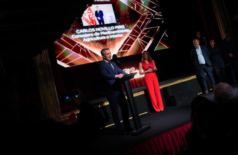 Carlos Novillo, reconocido en los Premios Noche Madrid por su aportación a las buenas prácticas ambientales y apoyo al sector del ocio nocturno