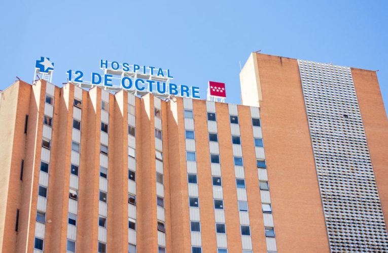 El Hospital público 12 de Octubre de la Comunidad de Madrid afronta la recta final de la demolición de su emblemática torre