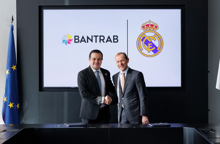 El Real Madrid y Bantrab renuevan su alianza para impulsar el desarrollo deportivo y social en Guatemala