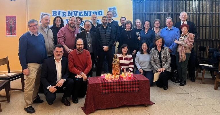 Archidiocesis de Madrid – La parroquia del Pilar recibe la visita del obispo auxiliar Vicente Martín: «Es una fuente de bendición y de alegría porque invita a estar juntos»