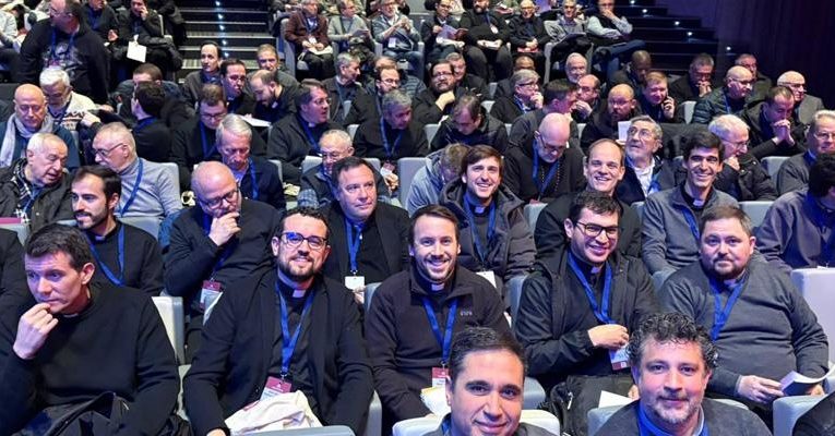 Archidiocesis de Madrid – El cuidado de los sacerdotes ha sido una de las claves de CONVIVIUM: «Yo pedí ayuda y se me ayudó, y nadie me ha tratado como un juguete roto»
