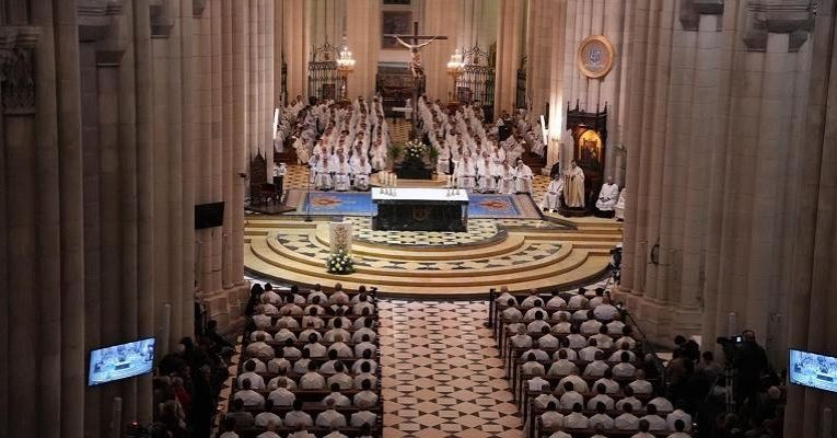 Archidiocesis de Madrid – El cardenal Cobo, en la Eucaristía de CONVIVIUM: «No estamos aquí para defender proyectos personales, sino para renovar la escucha a Cristo, ayudarnos mutuamente y ponerlo todo sobre el altar»