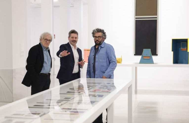 La Comunidad de Madrid reúne más de 50 obras del artista abstracto Jordi Teixidor en una exposición de la Sala Alcalá 31
