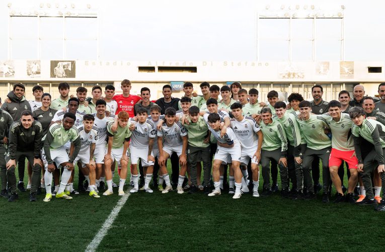 Bellingham felicitó al Juvenil A por su clasificación para los cuartos de la Youth League