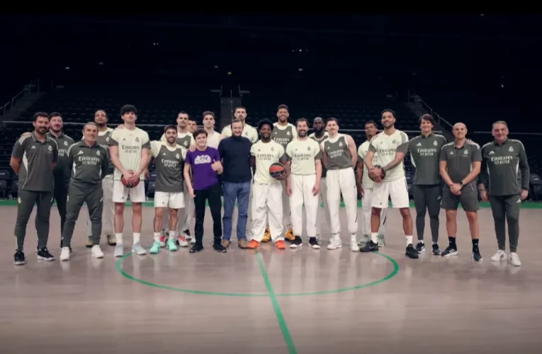 así fue el viaje de dos Madridistas Premium con el equipo de baloncesto
