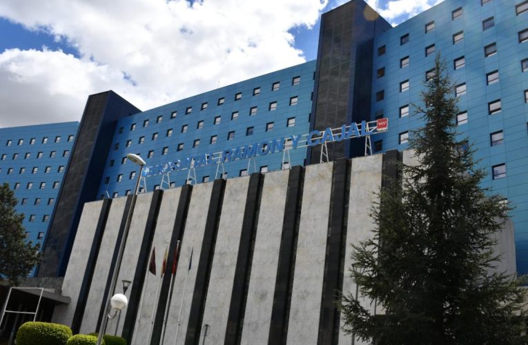 Profesionales del Servicio de Urología del Hospital público Ramón y Cajal, distinguidos con dos reconocimientos