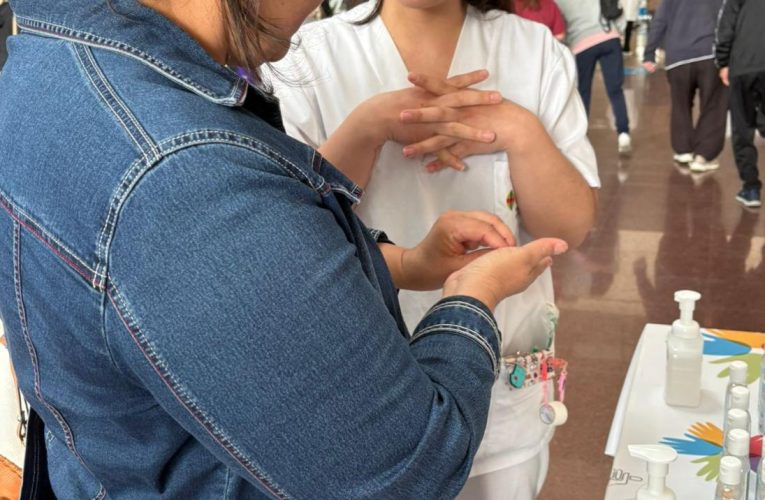 El Hospital público Infanta Cristina celebra el Día Mundial de la Higiene de Manos con actividades para pacientes y profesionales