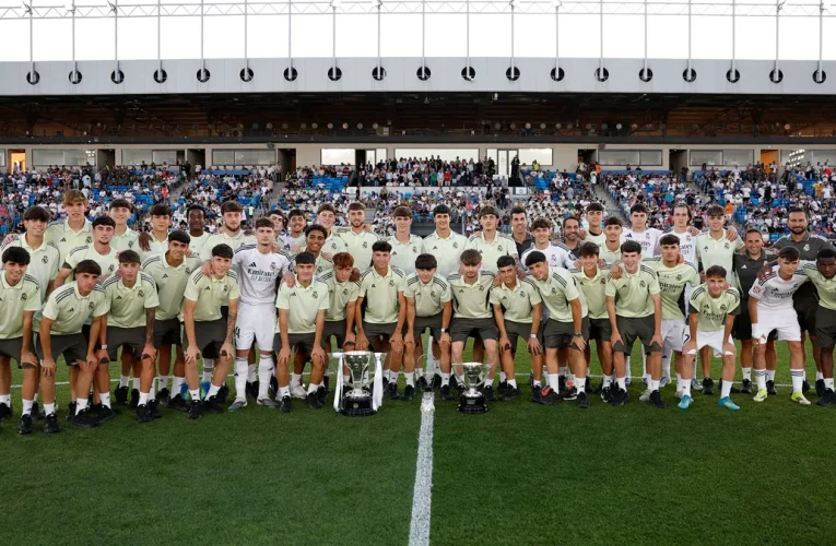 Homenaje al Juvenil A en el Di Stéfano por su triplete histórico