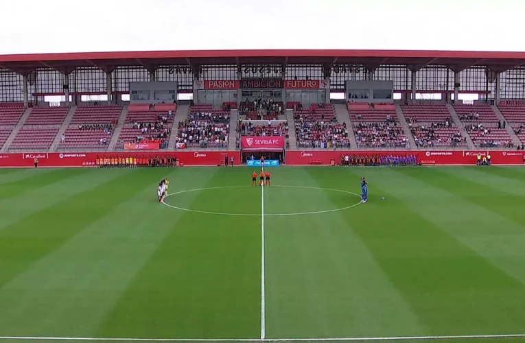 Minuto de silencio por Moncho Monsalve antes del Sevilla-Real Madrid