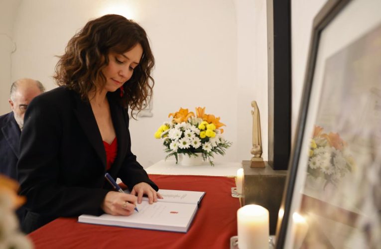 Díaz Ayuso rinde homenaje a los Héroes del 2 y 3 de Mayo que “dieron su vida por la libertad de España”