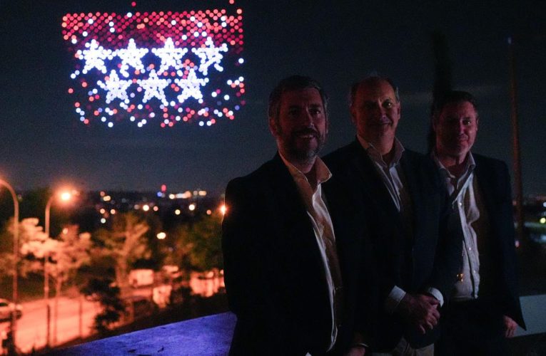 La Comunidad de Madrid, en el espectáculo de drones por la festividad del 2 de Mayo