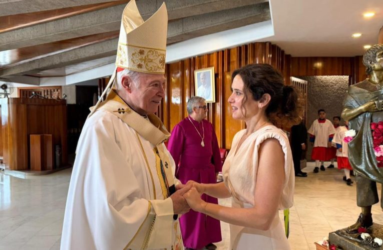 Díaz Ayuso asiste a una misa en la Basílica de Santa María de Guadalupe en la primera jornada de su viaje institucional a México