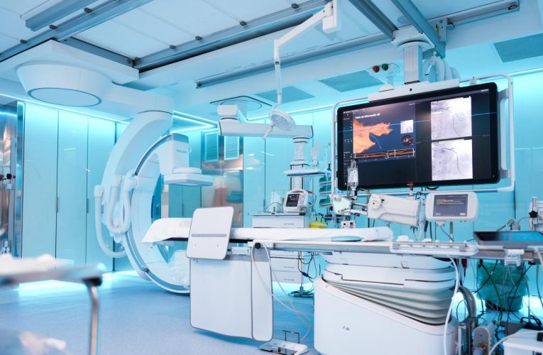 La Comunidad de Madrid invierte 11 millones de euros en material hospitalario para prevenir la trombosis venosa profunda