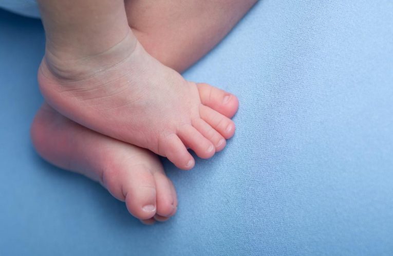 La Comunidad de Madrid suma 4,5 millones más a las ayudas por gestación, nacimiento y adopción hasta alcanzar los 125,5 millones este año