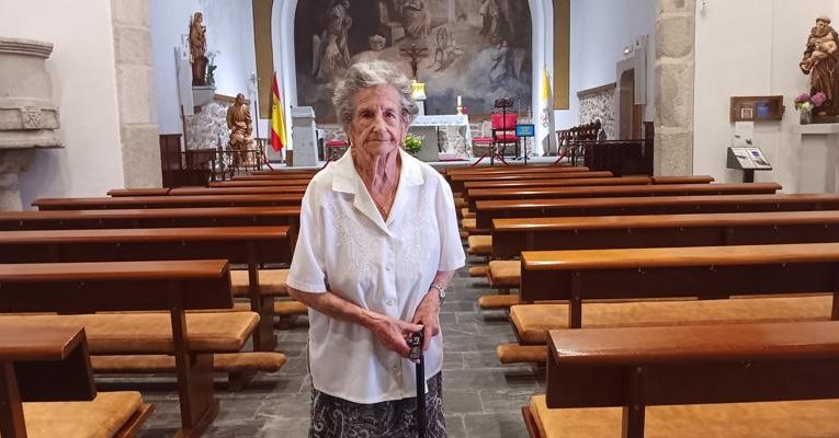 Archidiocesis de Madrid – Rosita, vecina de Navacerrada, acaba de cumplir 100 años y no falta un día a Misa: «Dios me empuja, porque soy creyente»