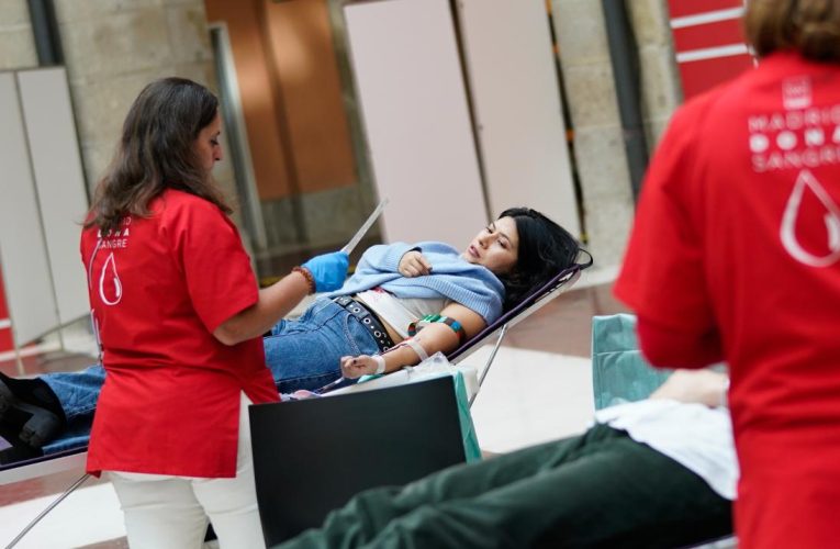 La Comunidad de Madrid hace un llamamiento urgente a la donación de sangre con seis grupos en alerta roja y las reservas al 38%