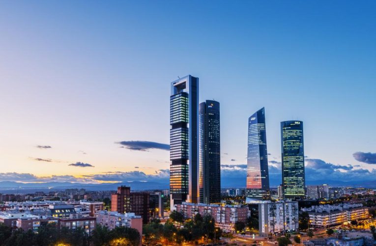 Díaz Ayuso anuncia la puesta en marcha de la estrategia Madrid Abierto para conectar a las pymes madrileñas con inversores de todo el mundo