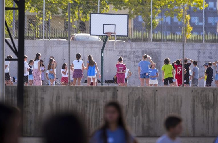 Díaz Ayuso anuncia que la Abogacía General de la Comunidad de Madrid asistirá jurídicamente a los docentes ante cualquier agresión
