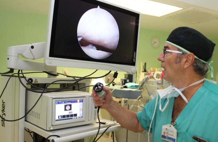 El Hospital público Clínico San Carlos, referente en artroscopia temporomandibular