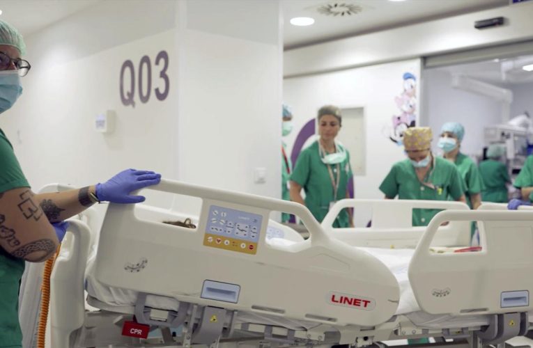 El Hospital público 12 de Octubre logra que una niña con tres malformaciones graves de la vía aérea sople las velas por primera vez en su cuarto cumpleaños