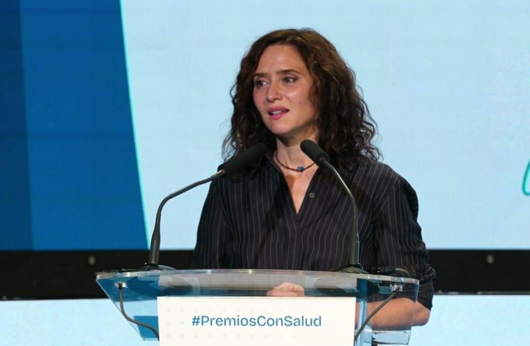 Díaz Ayuso reivindica la sanidad madrileña “generosa, abierta y que no deja a ningún español atrás cuando lo necesita”