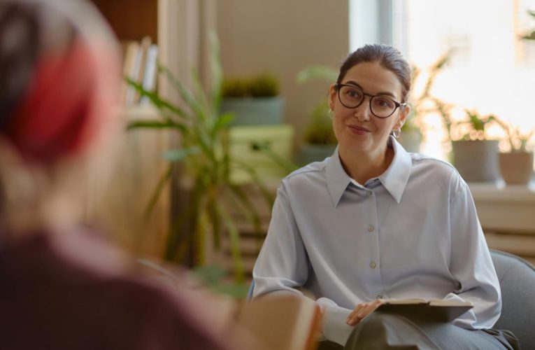 La Comunidad de Madrid incrementa la inversión para el servicio de apoyo psicológico para jóvenes