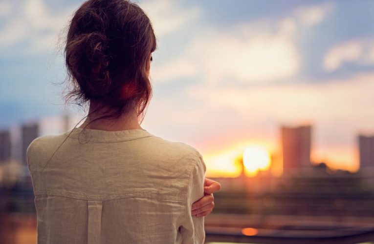 La Comunidad de Madrid amplía en 2,5 millones de euros la inversión en ayudas directas para mujeres víctimas de violencia