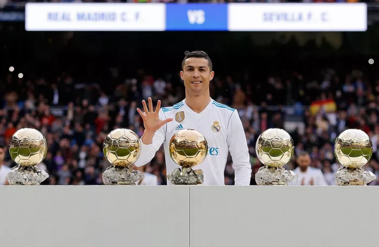 Cristiano Ronaldo, elegido mejor Balón de Oro de la historia